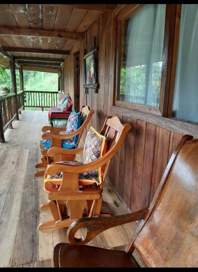 Hostal Y Cabanas Los Juanes Хардін Екстер'єр фото