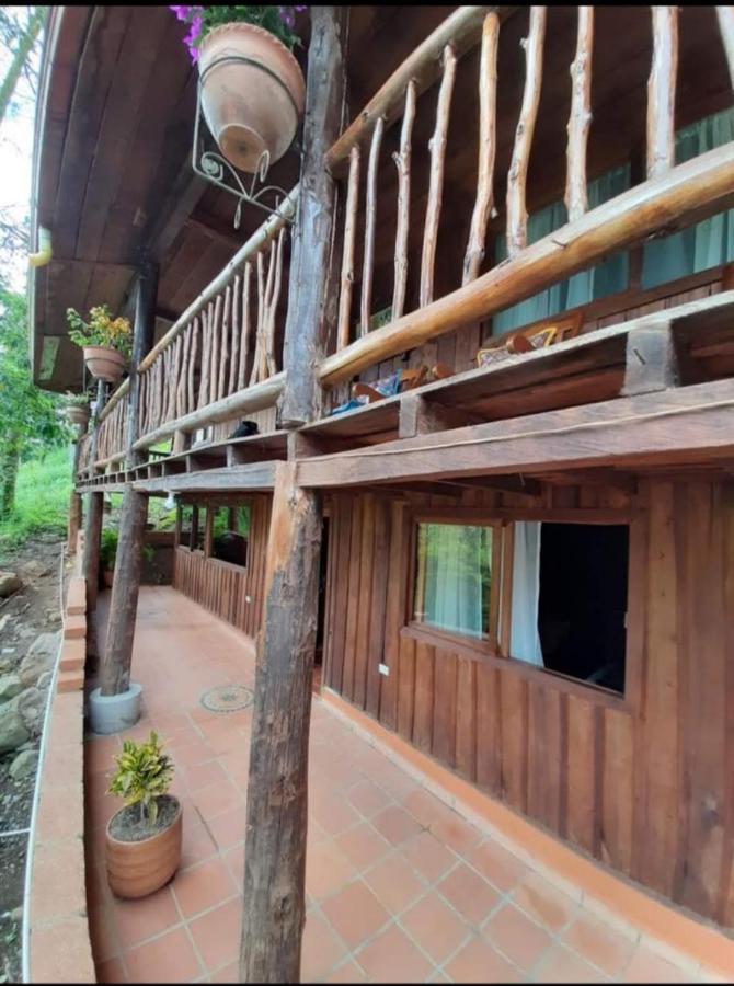 Hostal Y Cabanas Los Juanes Хардін Екстер'єр фото