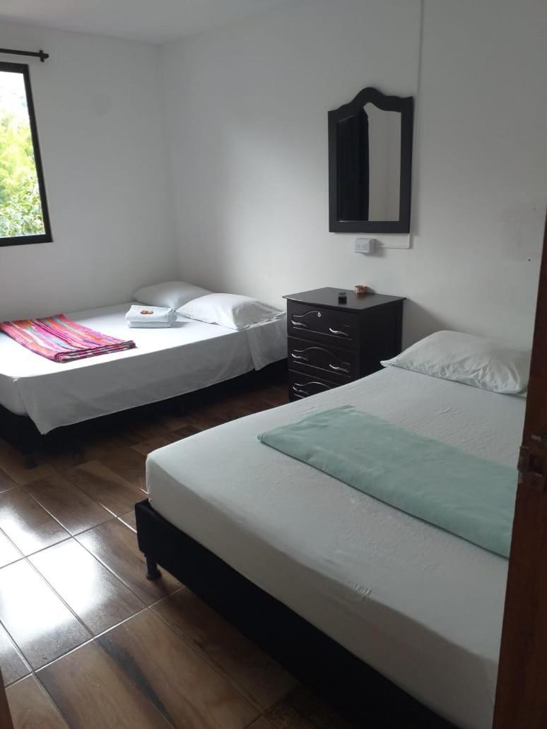 Hostal Y Cabanas Los Juanes Хардін Екстер'єр фото